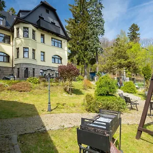 https://willa-sloneczna-roza.szklarskaporebahotels.net